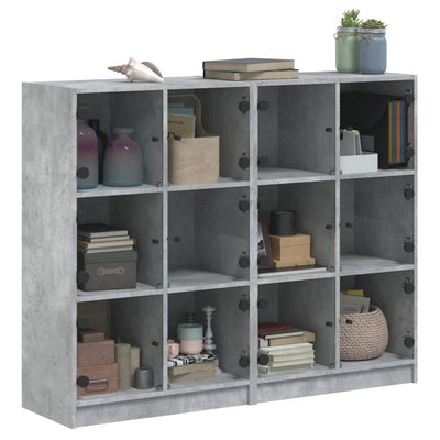 bogreol med låger 136x37x109 cm konstrueret træ betongrå